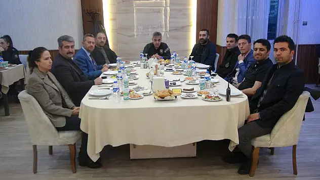 Ağrı Emniyet Müdürü Aydın, iftarını polislerle birlikte açtı