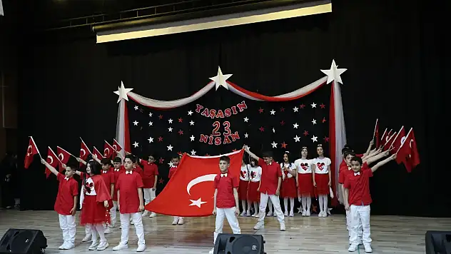 Ağrı'da 23 Nisan Ulusal Egemenlik ve Çocuk Bayramı kutlandı