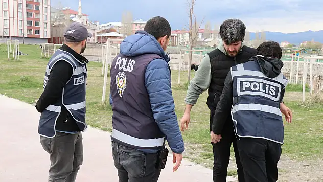 Ağrı'da Huzurlu Sokaklar-3 uygulaması yapıldı