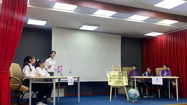 Ağrı'da Ortaokullar ve Liseler arası Münazara Yarışmaları il finalleri başladı