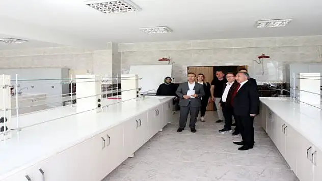 AİÇÜ Tıp Fakültesi Araştırma Laboratuvarları açıldı