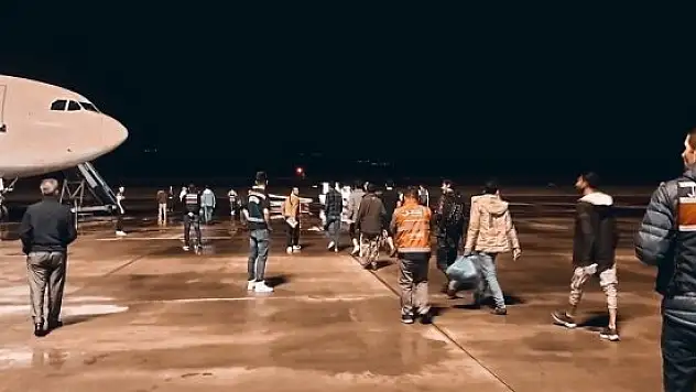 Ağrı'da 2 bin 357 düzensiz göçmen sınır dışı edildi