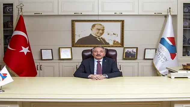AİÇÜ'de Avrupa Standartlarında Eğitim Verildiği Tescillendi