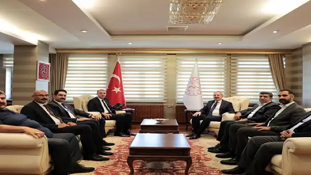 Ağrı'da Ticaret Bakan Yardımcısı Gürcan'dan Valilik ziyareti