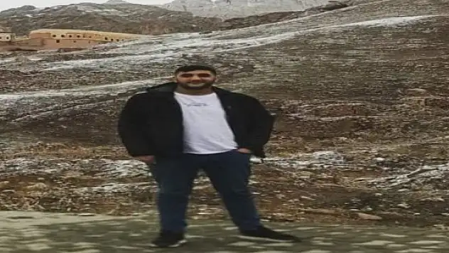 Doğubayazıt'ta bir genç ölü bulundu