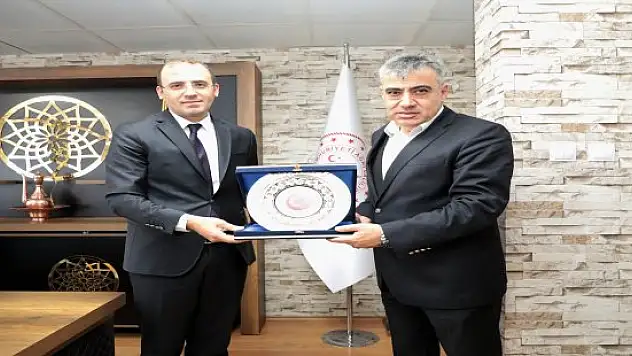 Ağrı Emniyet Müdürü Aydın'dan Vali Vekili Şimşek'e veda ziyareti