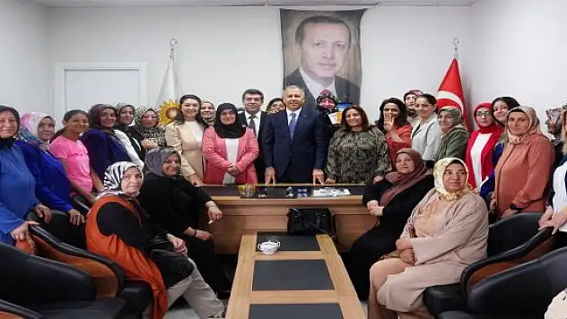 Bakan Yerlikaya, AK Parti Ağrı Kadın Kolları Başkanlığını ziyaret etti