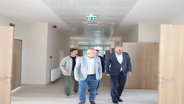 Ağrı Valisi Koç, sağlık ve turizm tesislerini gezdi