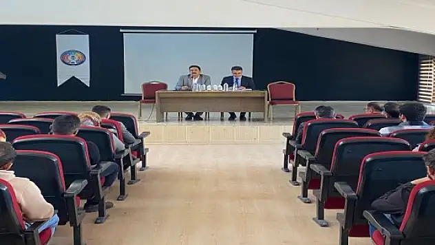 Hamur'da eğitim değerlendirme toplantısı yapıldı
