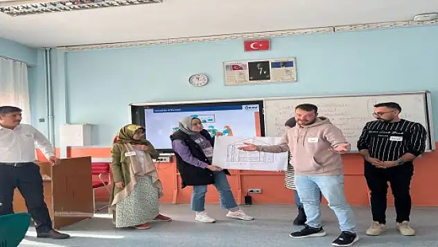 Öğretmenlerin liderlik becerilerini geliştirmek için Ağrı'da kurs düzenlendi