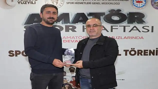 Ağrı'da Amatör Spor'un Enleri Ödül Töreni gerçekleştirildi