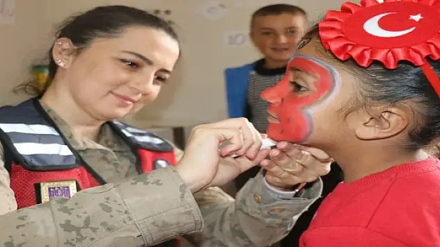 Ağrı'da Cumhuriyet'in 100'üncü yıl coşkusu