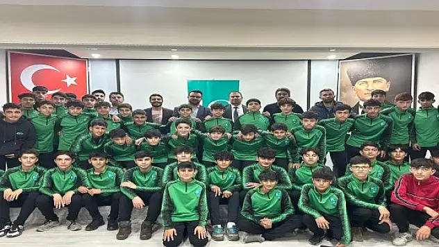 IC Vakfı Kişisel Gelişim Seminerlerinin İlkini Düzenledi