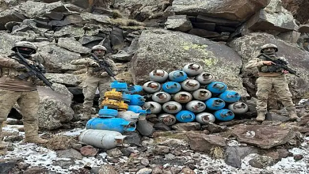 Ağrı Dağı'nda terör örgütüne ait mağaralara operasyon