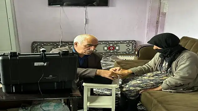 Hamur'da Adreste Nüfus Hizmeti ve Vefa Projesi Sürüyor