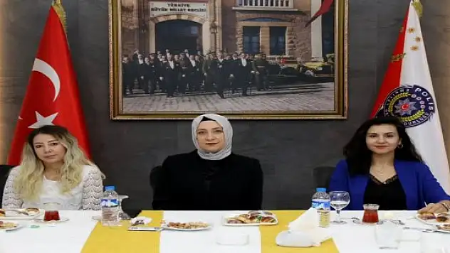 Ağrı'da kadına yönelik şiddete karşı bilgilendirme toplantısı