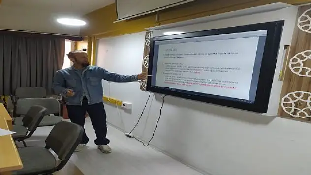 TÜBİTAK proje yarışmalarına hazırlanan danışman öğretmenlere eğitim verildi