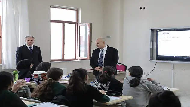 Ağrı Valisi Koç, lise öğrencilerle bir araya geldi
