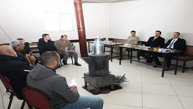 Hamur Kaymakamı, Karlıca köyünde eğitimi değerlendirdi