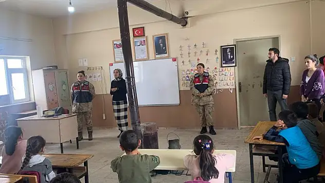 Ağrı Jandarma 'Mahremiyet' eğitimi verdi