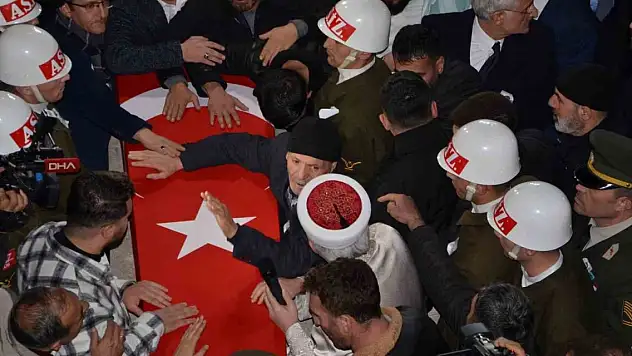 Ağrılı  şehit Manisa'da defnedildi