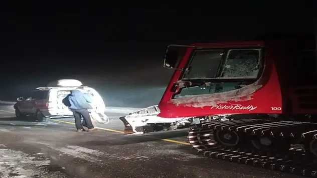 Ağrı'da iş makinesi uçuruma yuvarlandı 1 ölü, 1 yaralı, 2 kayıp