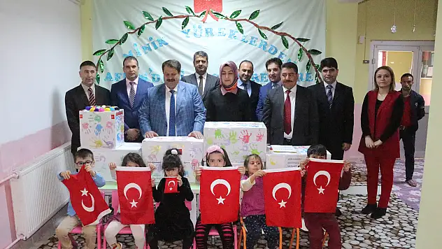 Ağrılı miniklerden Mehmetçiğe anlamlı destek