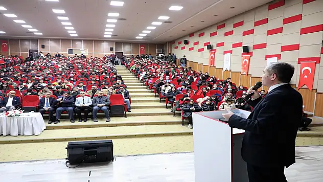 Ağrı'da 'Yüreğimdesin Kudüs' temalı Resim yarışmasının ödül töreni yapıldı