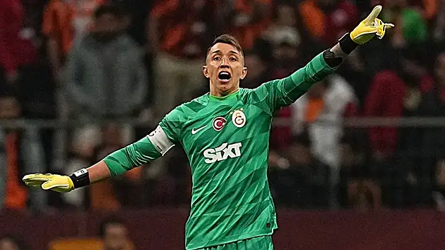 Muslera Neden Maçta Yok?