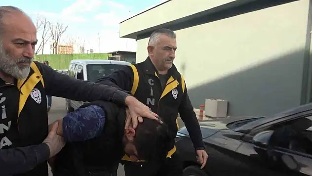 Ağrılı baba cinnet geçirdi! Ailesini katletti