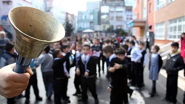 Ağrı'daki Öğretmen ve Öğrencilerin Dikkatine! Ders Saatleri Düşürülecek mi?