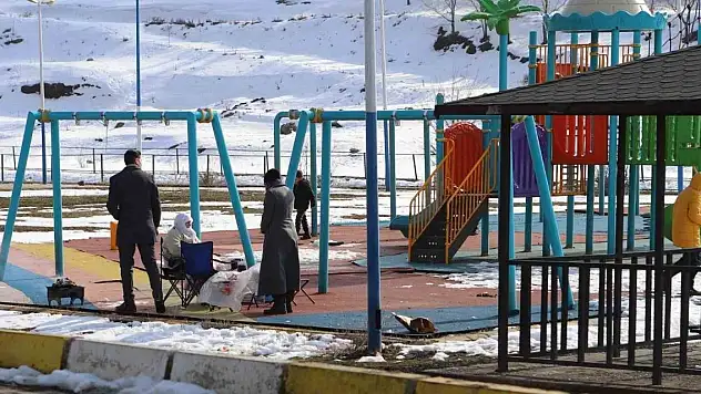 Ağrı'da gündüz bahar akşam kış yaşanıyor