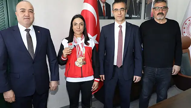 Seher Kaçmaz göğsümüzü kabarttı