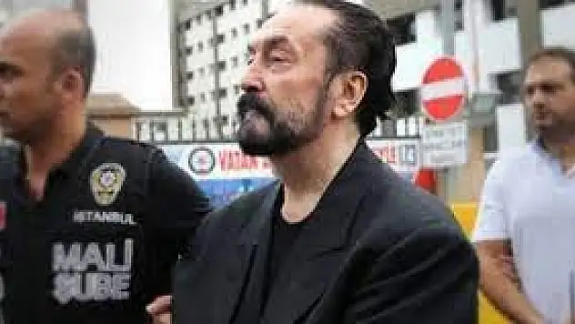 Adnan Oktar Van'daki cezaevine sevk edildi