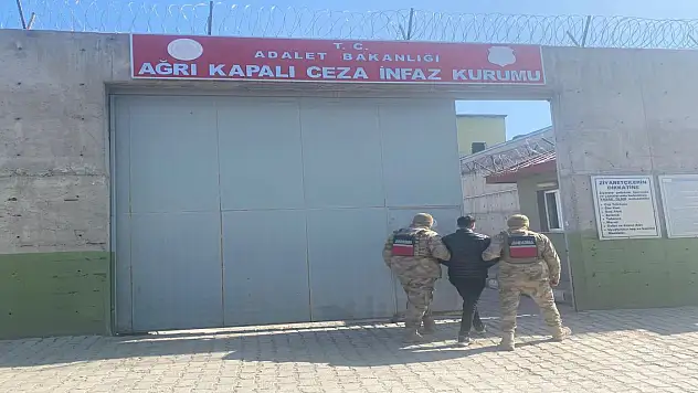 Ağrı'da aranan 4 firari jandarmaya yakalandı
