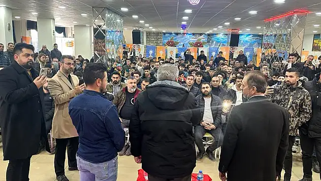 Patnos'ta gençler sordu Taşkın yanıtladı