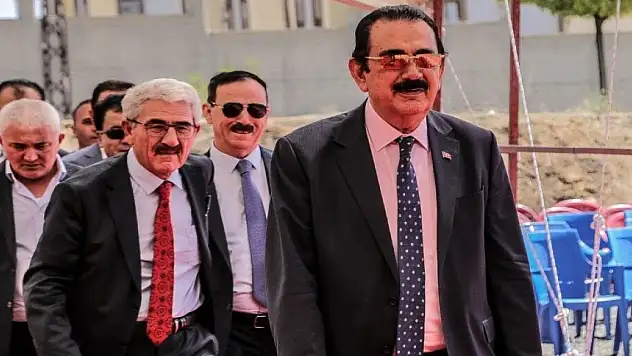 Aşiret Lideri İskender Ertuş Üçüncü Kez Katıldığı AK Parti İçin Oy İstiyor