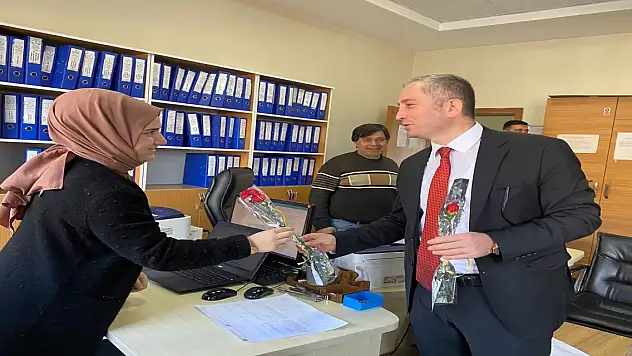 Kökrek, 8 Mart Dünya Kadınlar Günü'nde çalışan kadınları kutladı