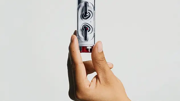Dünyanın En Şık Tasarımına Sahip Kulaklığı Kaçırmayın: Nothing Ear Stick Şimdi Satışta!