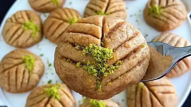 Ramazan Sofralarının Yeni Gözdesi: Pratik İstiridye Tatlısı Tarifi!