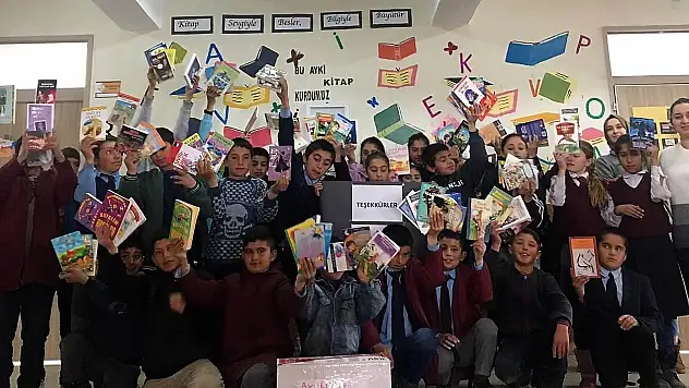 Antalyalı öğrencilerden Ağrı'daki öğrencilere anlamlı yardım