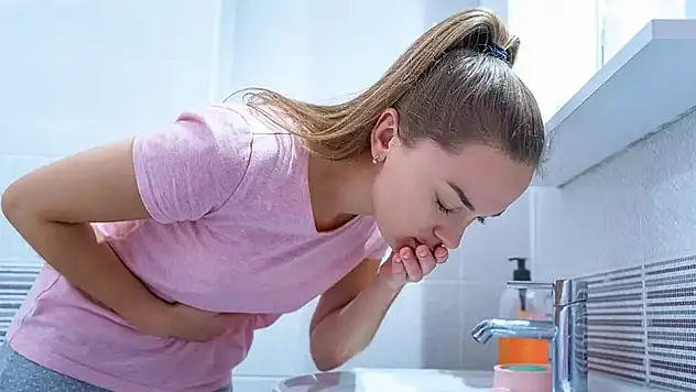 Kusturmayan mide bulantısı neden olur?