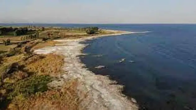 Van Gölü yağışlarla nefes aldı