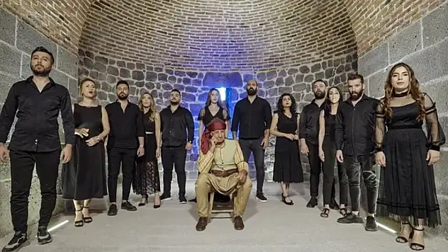 Dengbejlerin Eserlerini Akapella Usulü Yorumlamaları Sizi Büyüleyecek, Kulaklarınıza İnanamayacaksınız!'