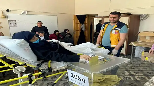 Ağrı'da hastalar sandığa taşınacak