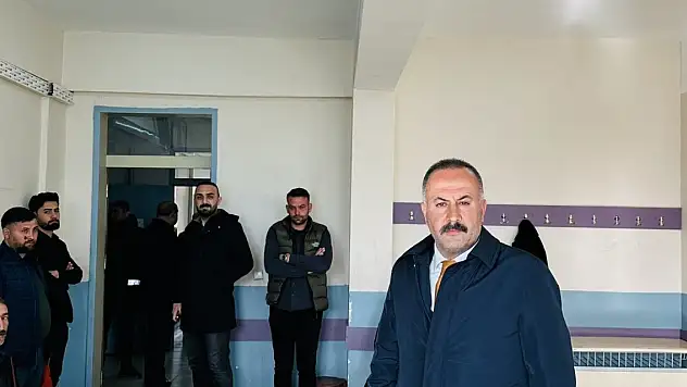 Tutak'ta başkan değişti parti değişmedi