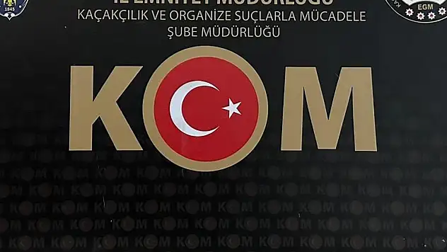 2 buçuk milyon lirayı ayakkabılarında saklamış