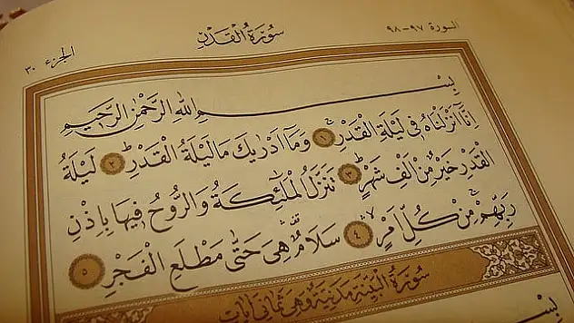 Kadir Suresi okunuşu ve meali
