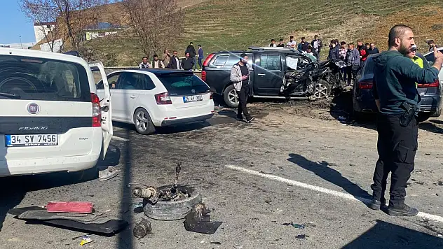 Ağrı'da zincirleme kaza: çok sayıda yaralı var!