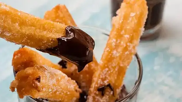 Halka Tatlısı Nasıl Yapılır? Çikolata Soslu Halka Tatlısı Malzemeleri